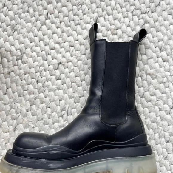 Bottega Veneta Black Chelsea Boots - Picture 2 of 5